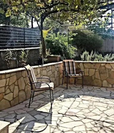 Rustic Cottage-self Check In & Free Wi-fi *