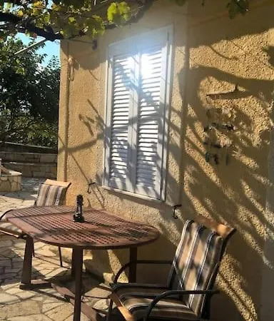 Rustic Cottage-self Check In & Free Wi-fi *